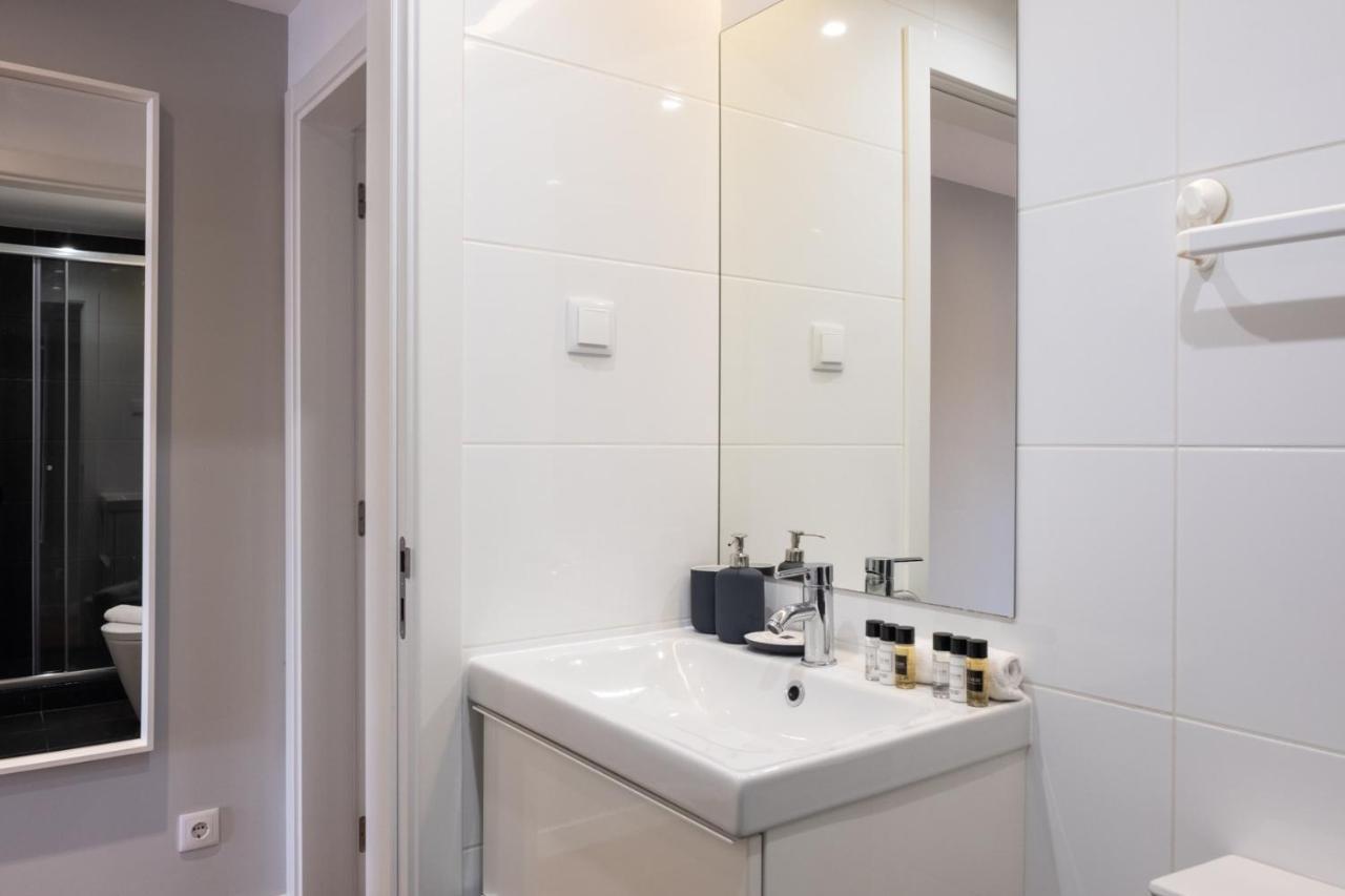 Bright & Central Apartment By Lovelystay Lisbona Esterno foto